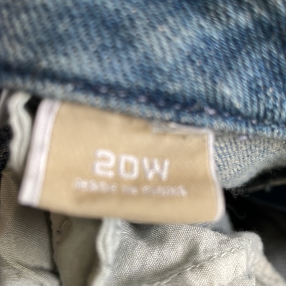 Light wash, distressed, stretchy jeans. - Picture 4 of 4